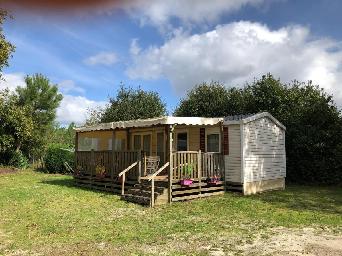 Domaine De Labelo Bed and Breakfast Commensacq Exteriör bild